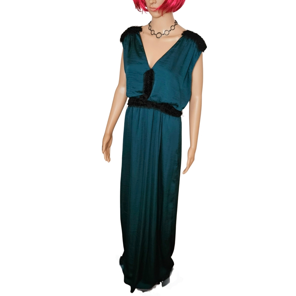 ✨️Deep Emerald Maxi Dress with Beaded Detailing